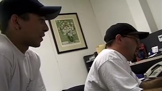 Troia rossa e arrapata sveglia il marito per scoparle la figa